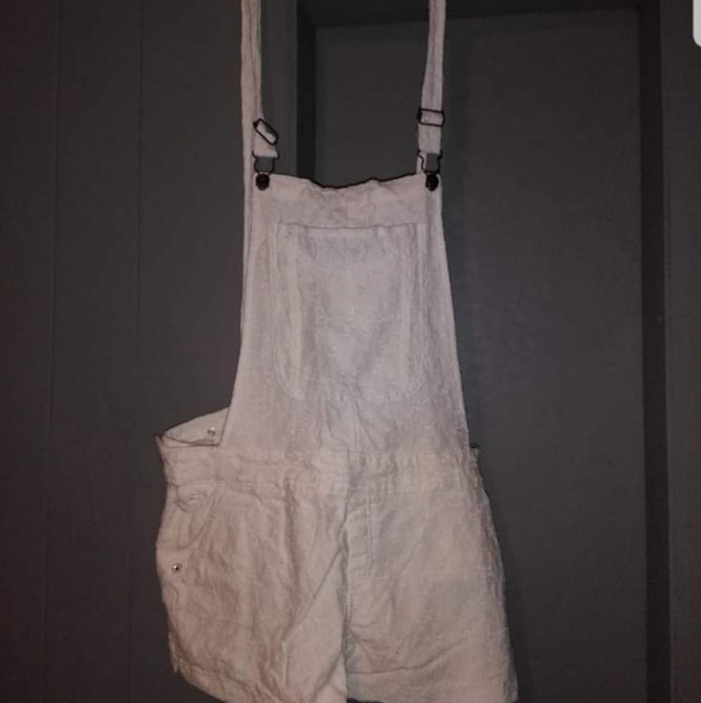 White overal shorts